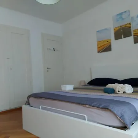 4 Minutes From Train Station *